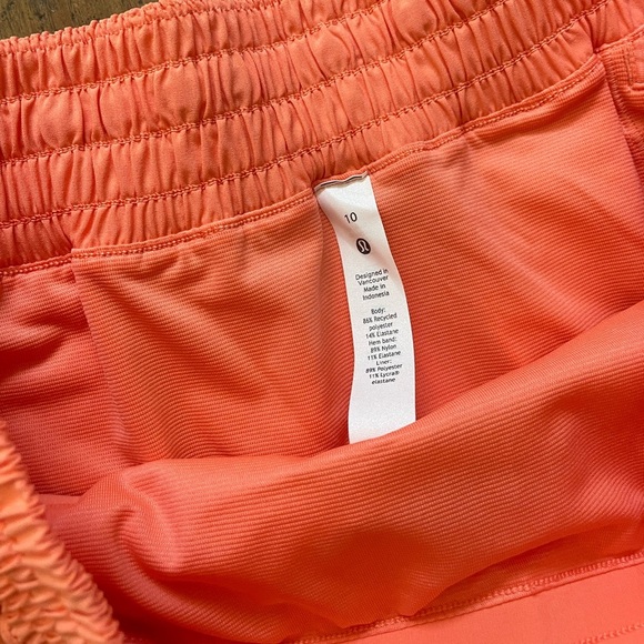 Lululemon Hotty Hot High Rise Shorts 2.5” Sunny Coral - Picture 7 of 8